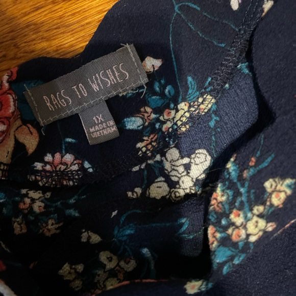 Cold Shoulder Top - Picture 2 of 3